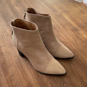 Zoe Kratzmann Beige Leather Ankle Boots EU 39